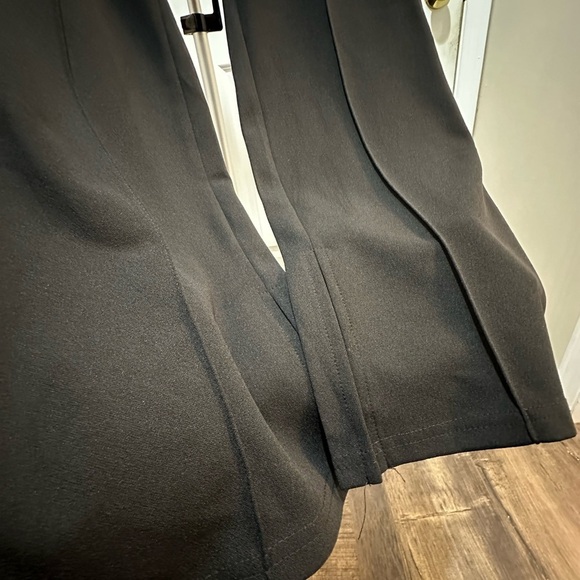 Bloomchic Plus Size Plain Pleated Elastic Waist High Rise Pants - Picture 6 of 7